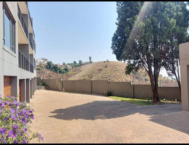 2 BEDROOM APARTMENT FOR SALE IN NORTHCLIFF
